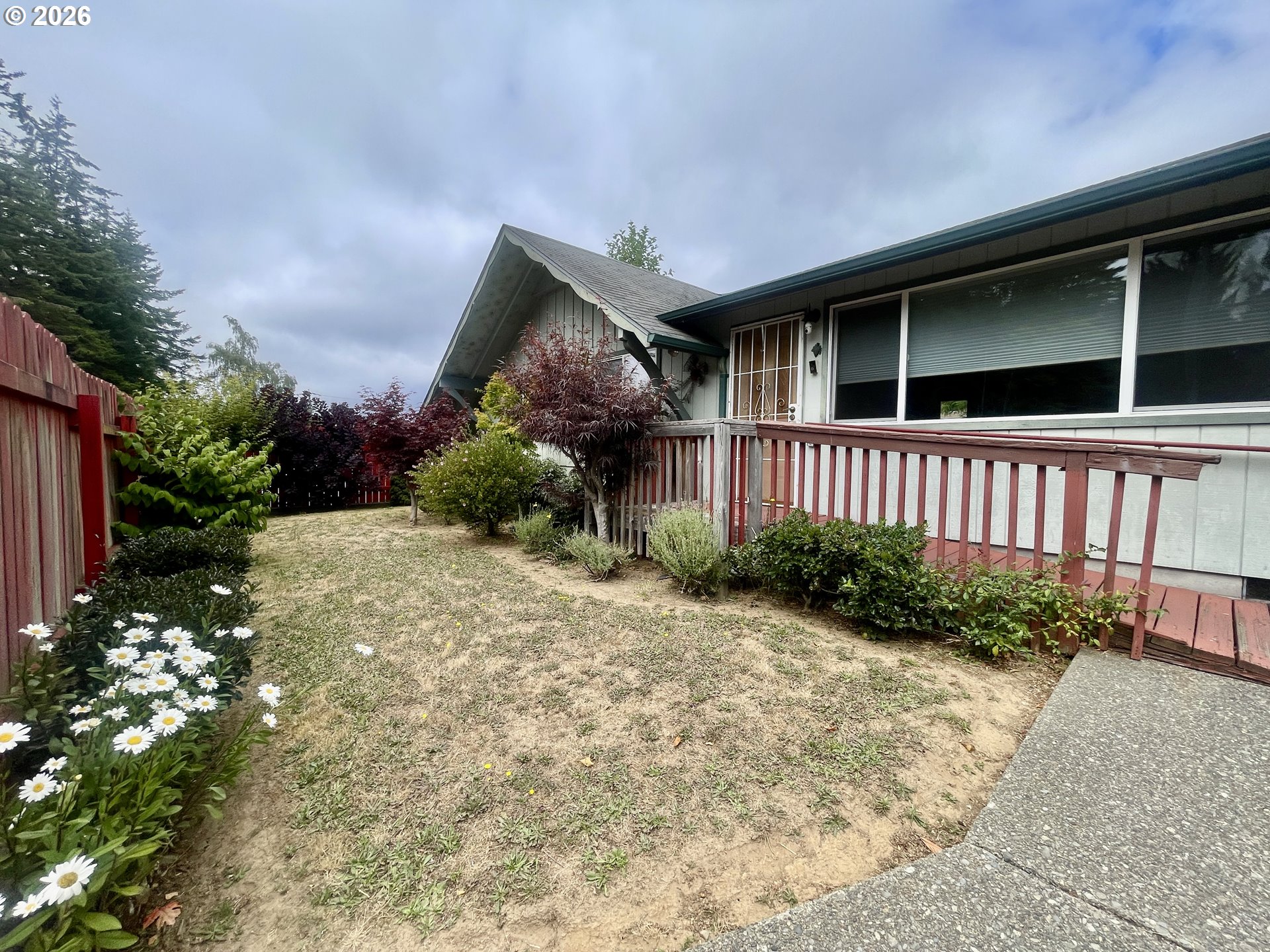 1840 OCEAN BLVD, Coos Bay, OR 97420, photo 3 of 38