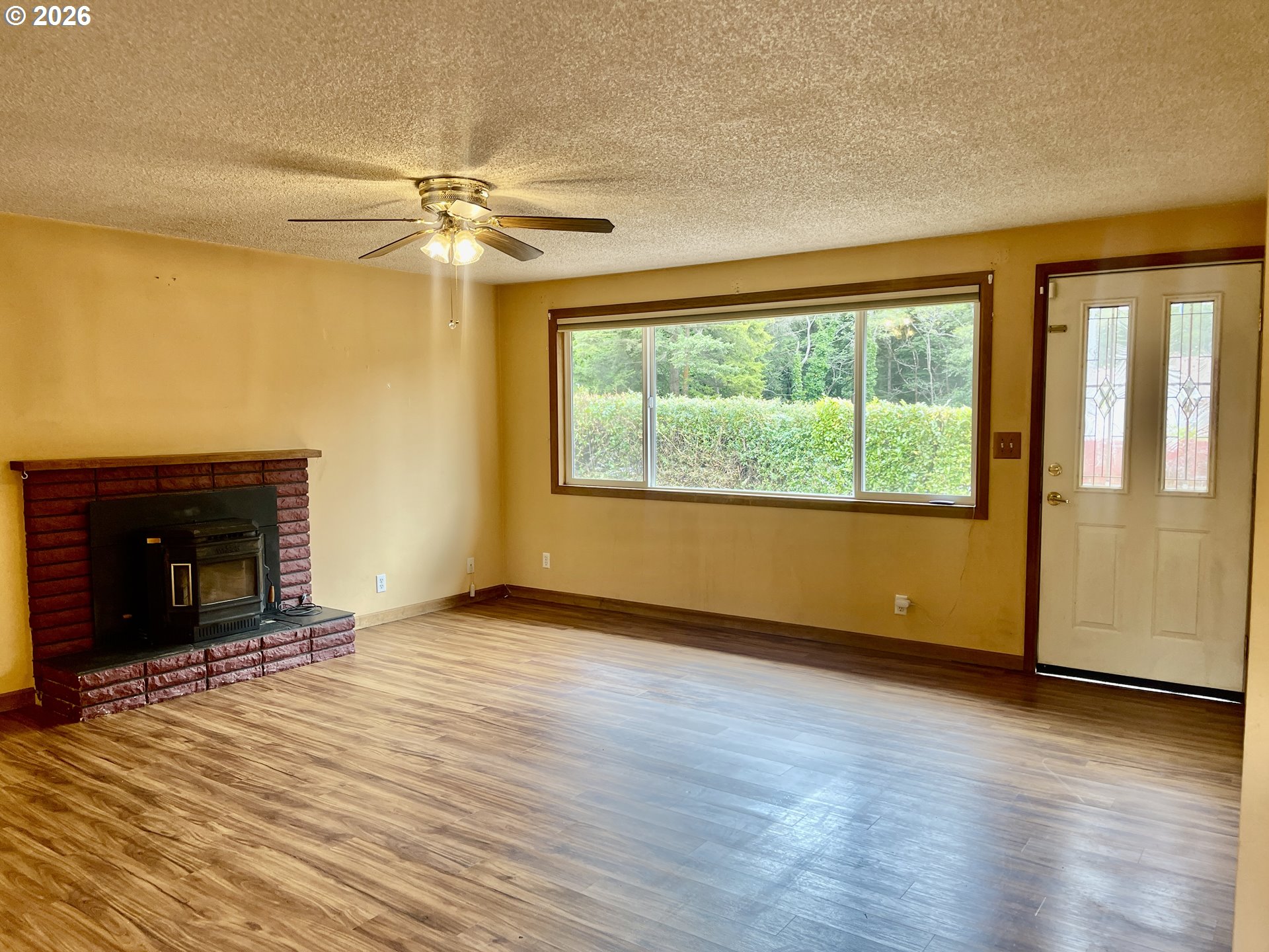 1840 OCEAN BLVD, Coos Bay, OR 97420, photo 6 of 38