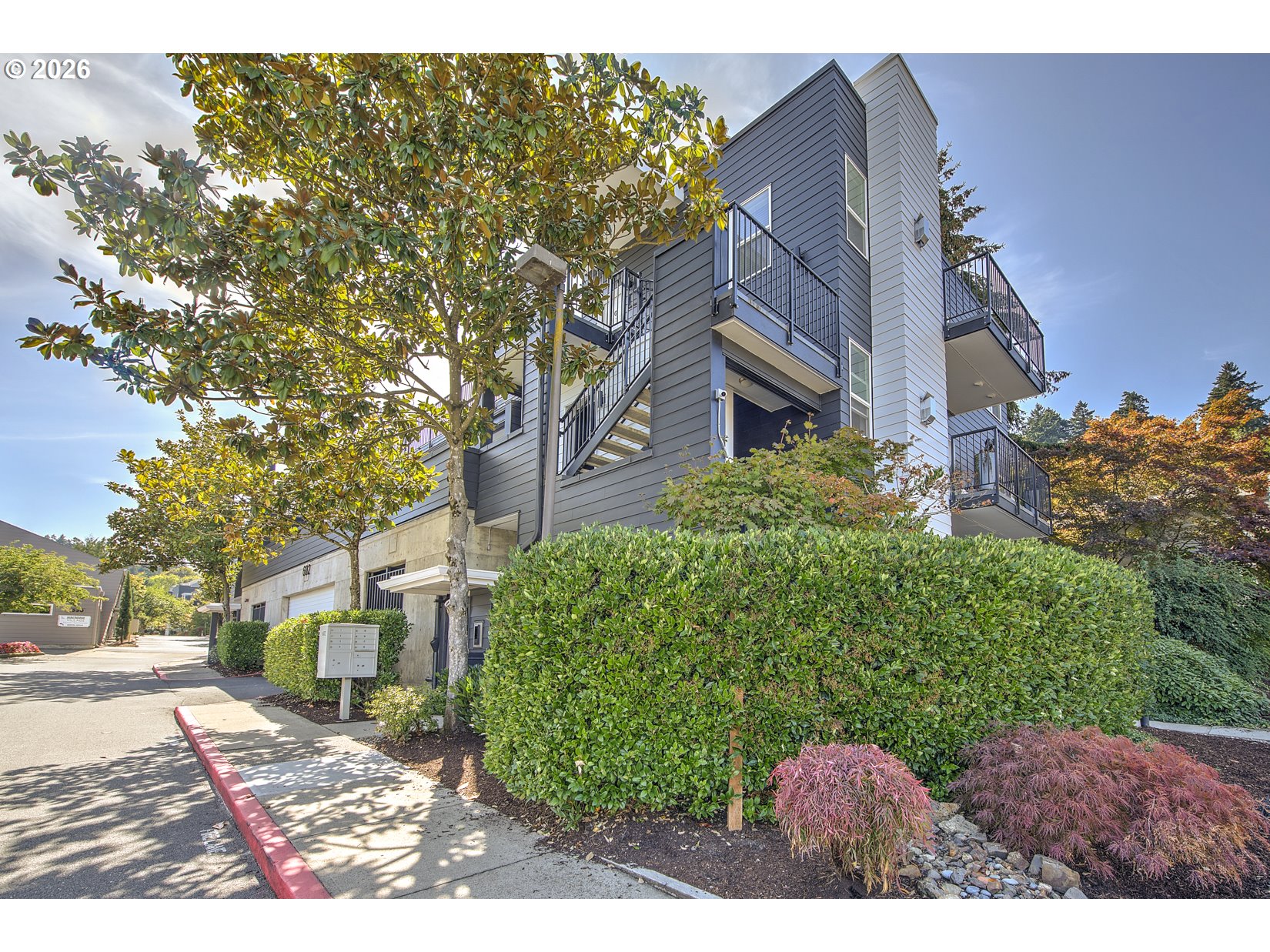 602 S NEVADA ST D, Portland, OR 97219, photo 2 of 46