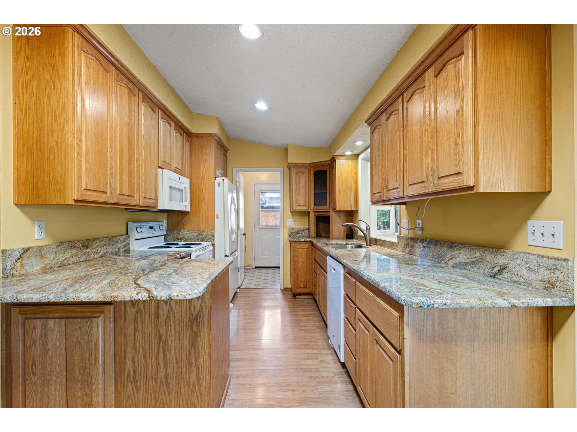 512 CARDINAL WAY, Springfield, OR 97477, photo 6 of 25