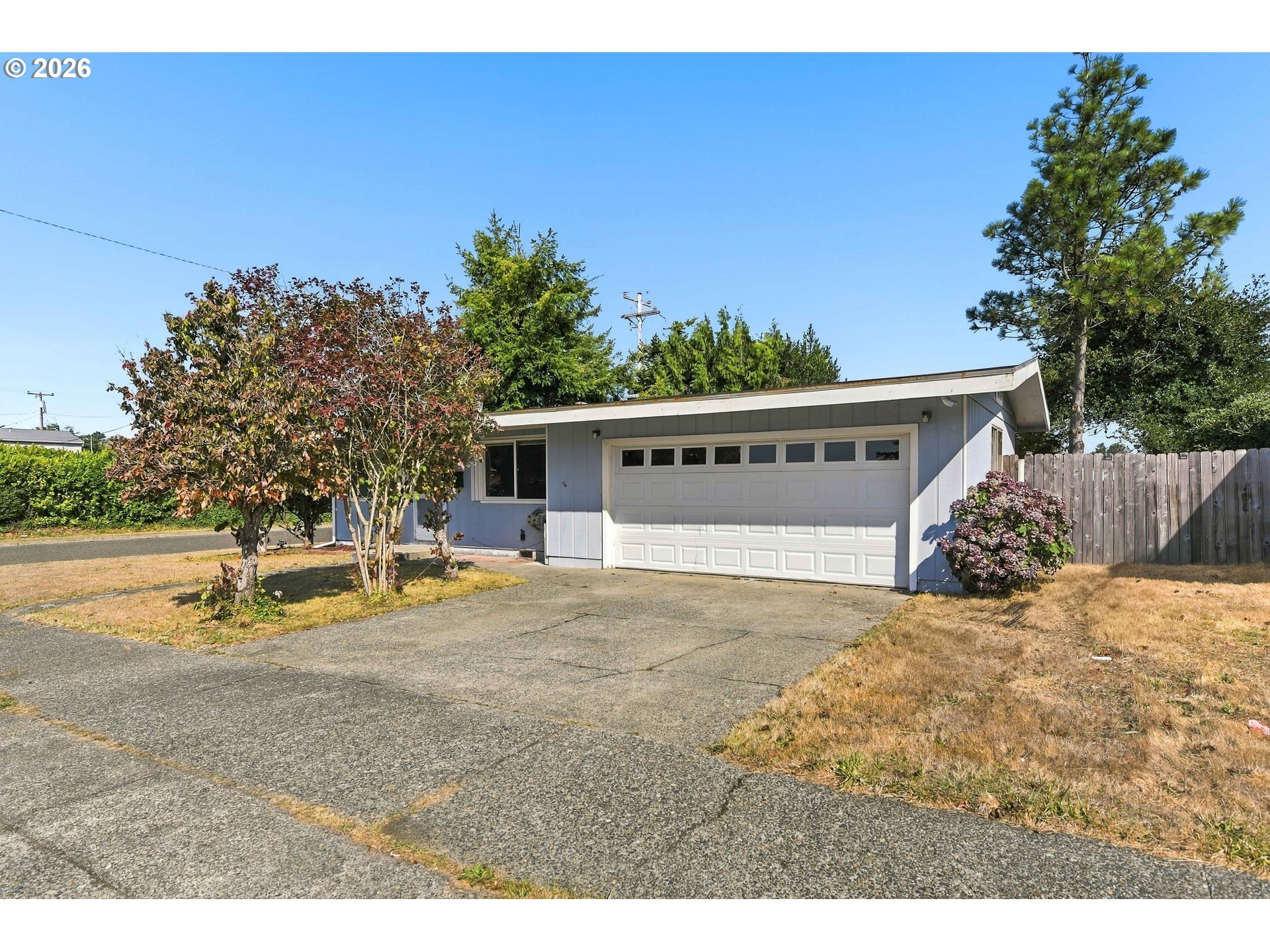 1110 MICHIGAN AVE, Coos Bay, OR 97420, photo 3 of 33