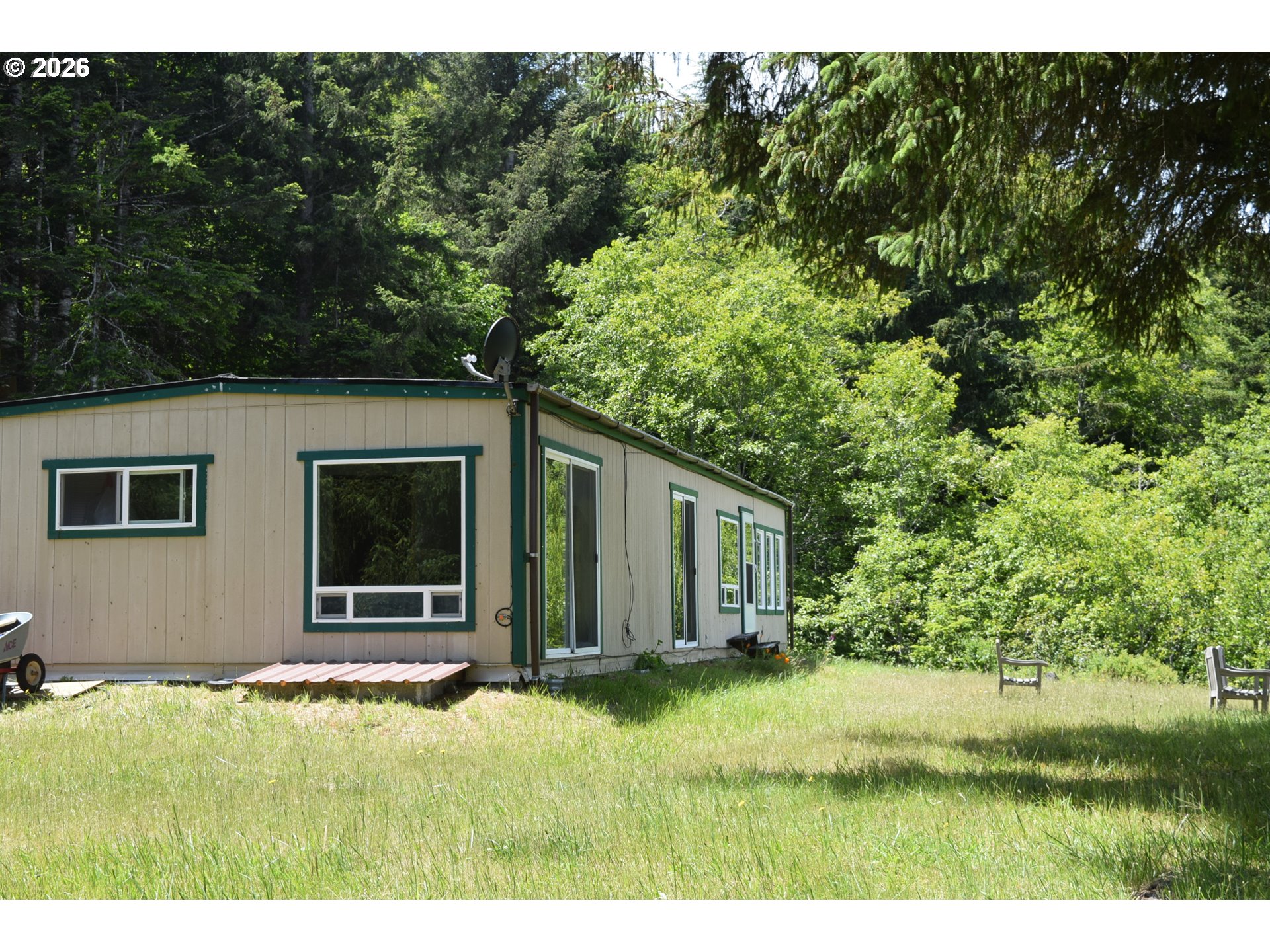 27961 THIMBLEBERRY RD, Gold Beach, OR 97444, photo 4 of 15