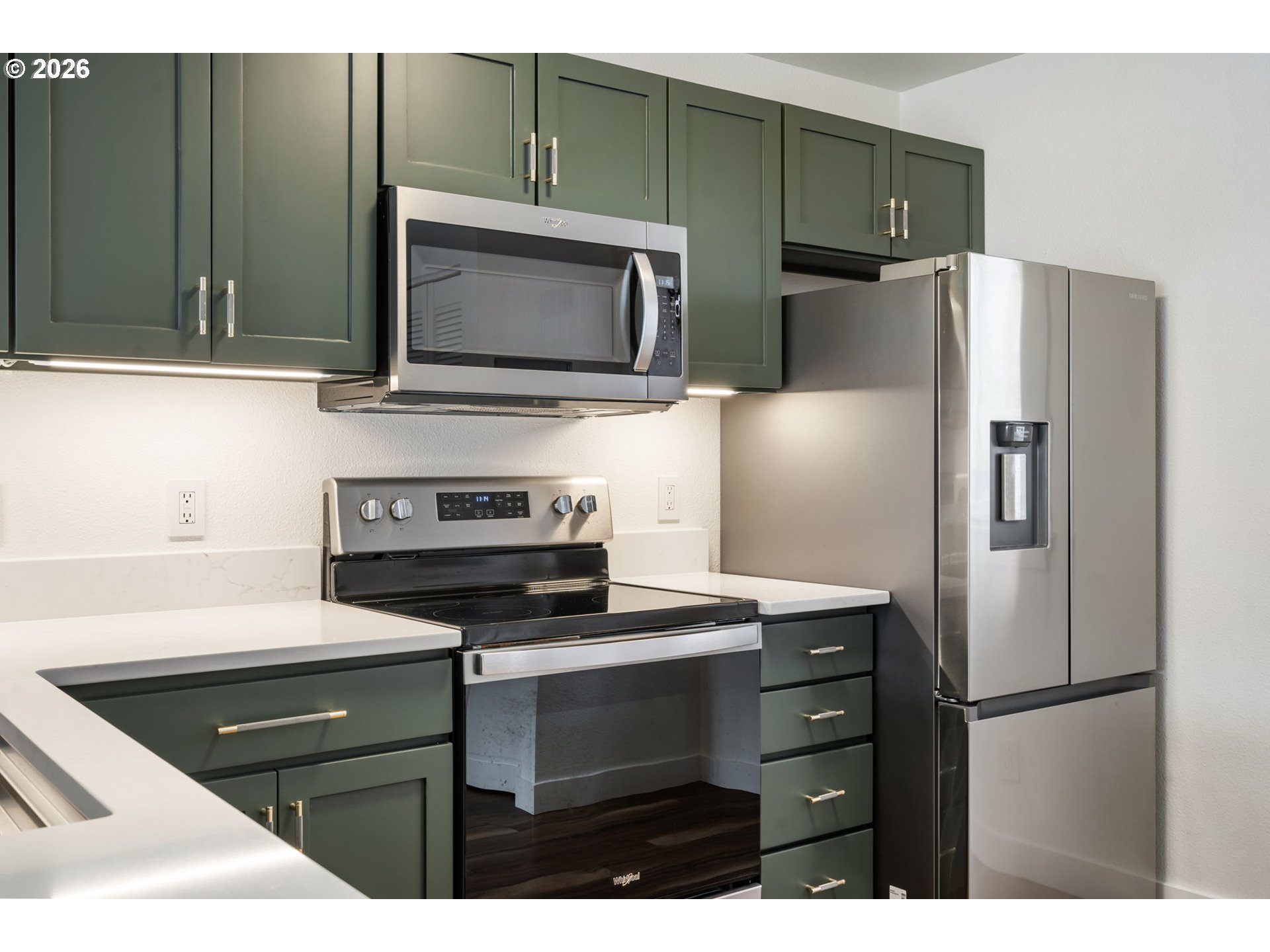 1040 NW NAITO PKWY O16, Portland, OR 97209, photo 8 of 33
