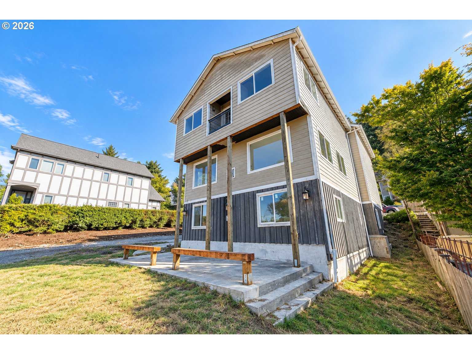 144 DUANE ST, Astoria, OR 97103, photo 3 of 41