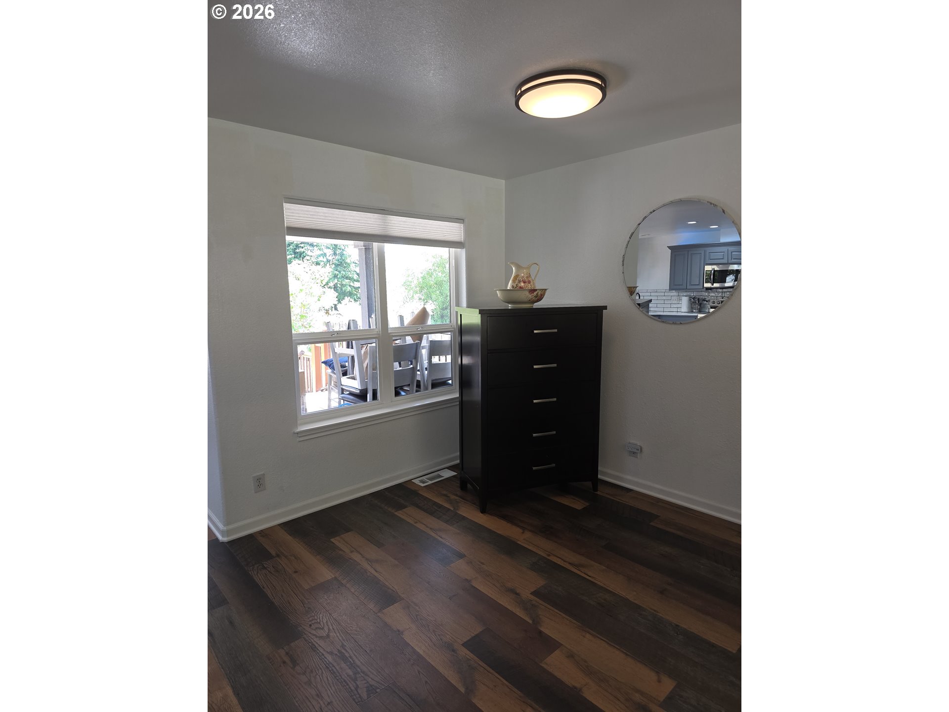 260 VILLAGE DR, Winchester, OR 97495, photo 6 of 41