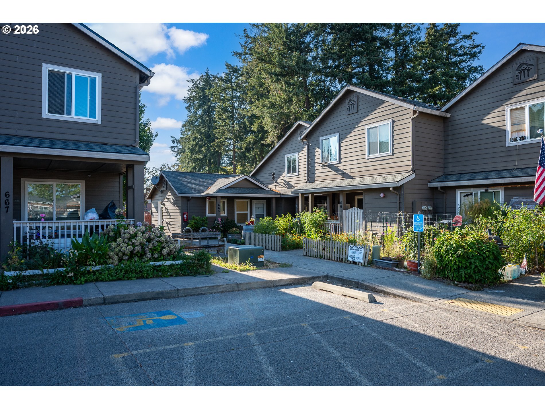 665 SE 197TH AVE, Portland, OR 97233, photo 2 of 22