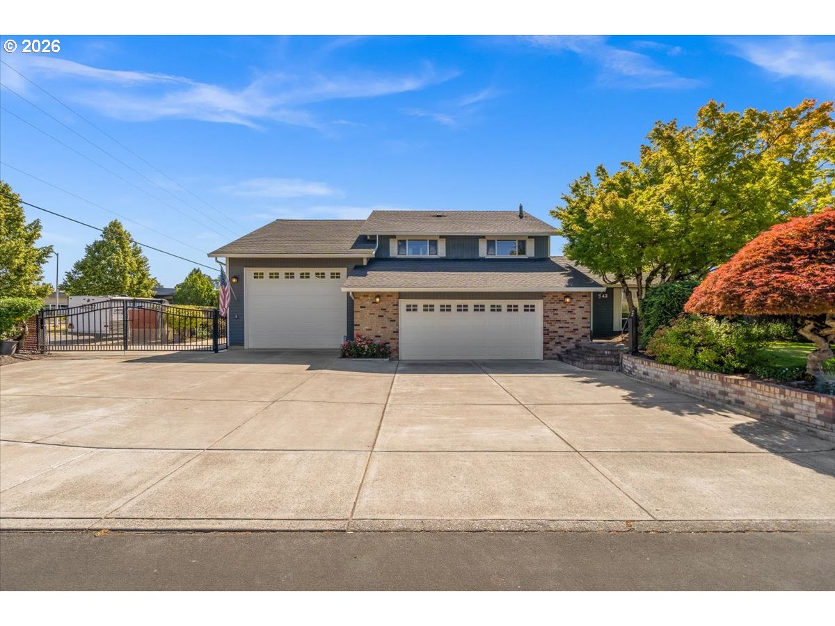 542 NE 14TH AVE, Hillsboro, OR 97124, photo 2 of 42