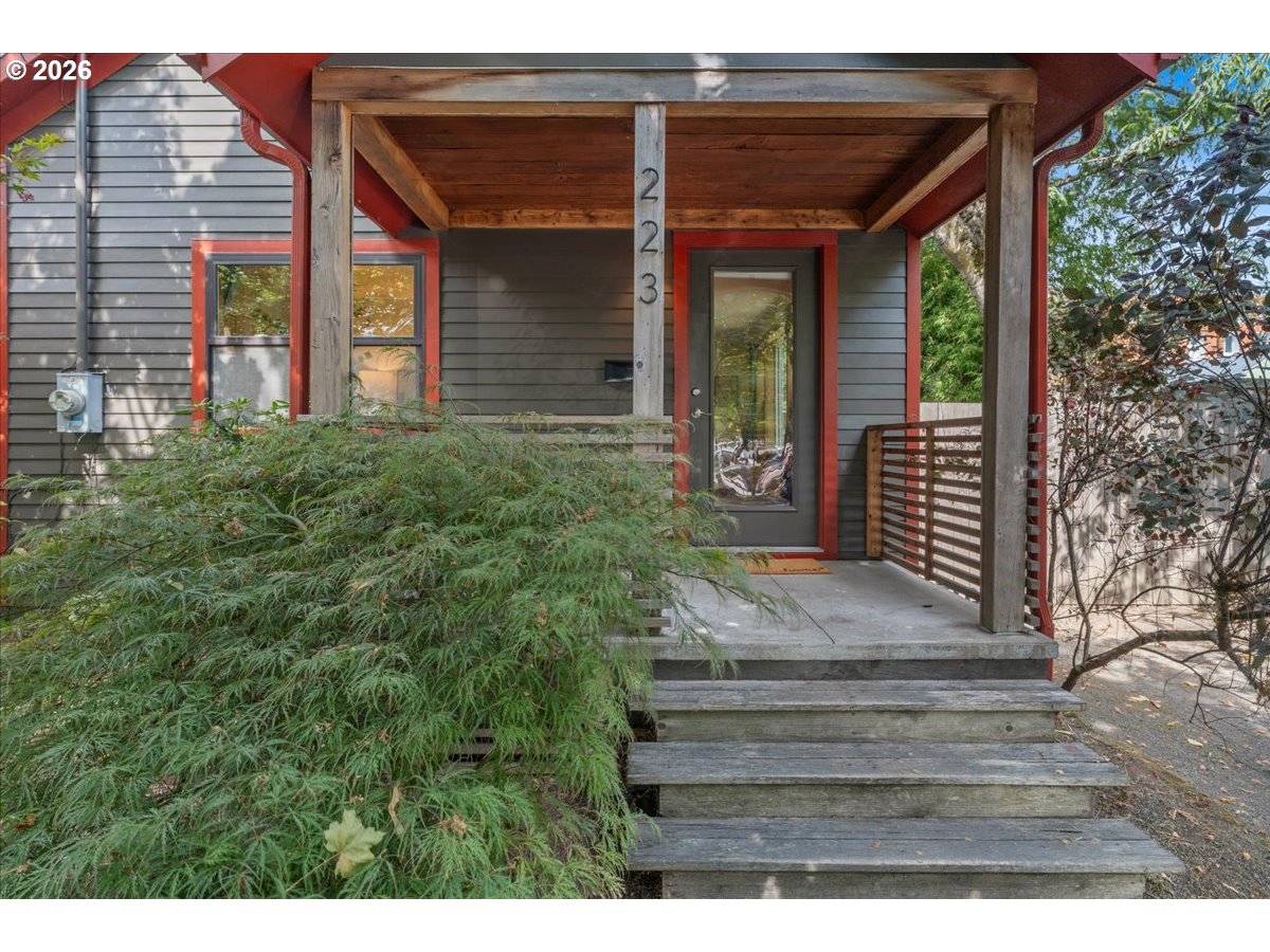 223 N IVY ST, Portland, OR 97227, photo 4 of 46
