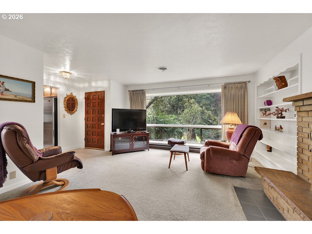 85183 CHEZEM RD, Eugene, OR 97405, photo 6 of 43
