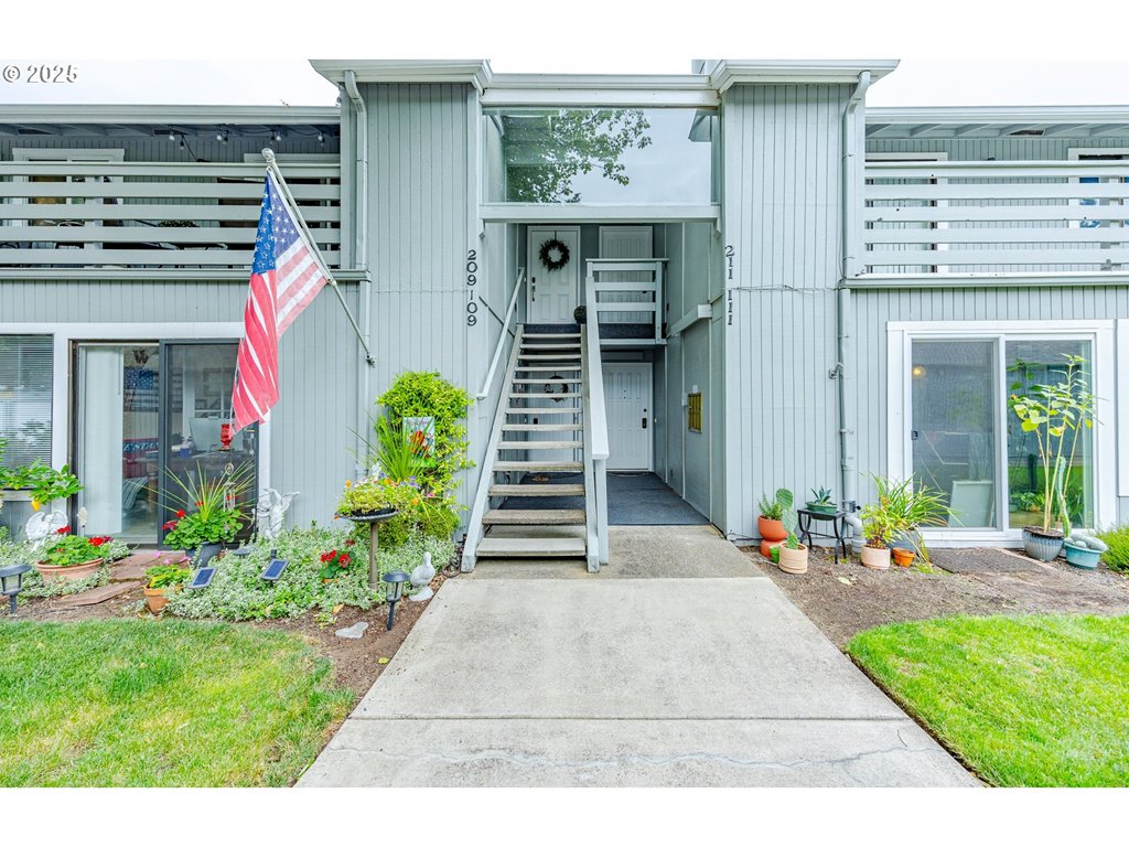 650 Harlow Rd Unit 209