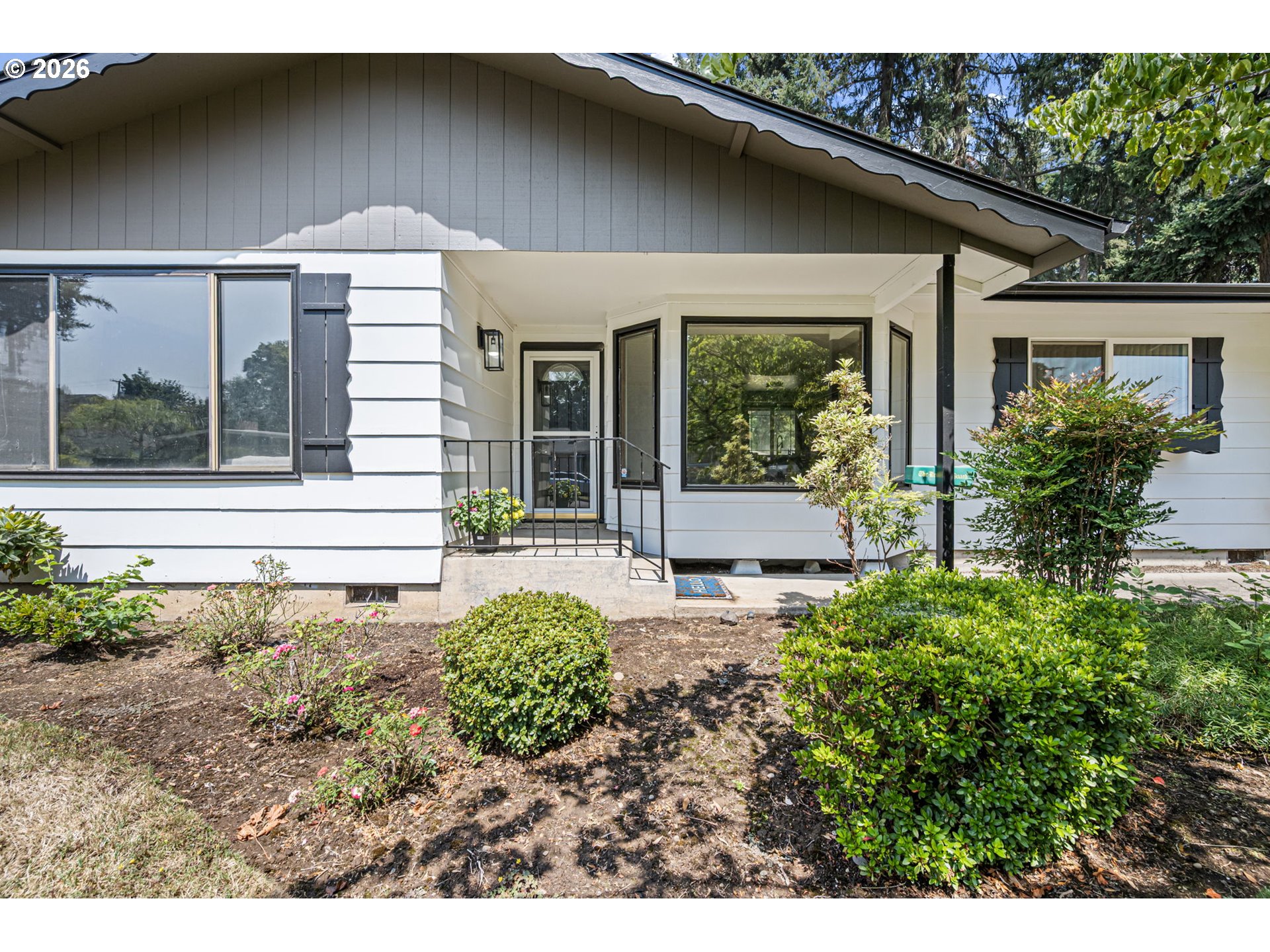 15 KINGSBURY AVE, Eugene, OR 97404, photo 6 of 48