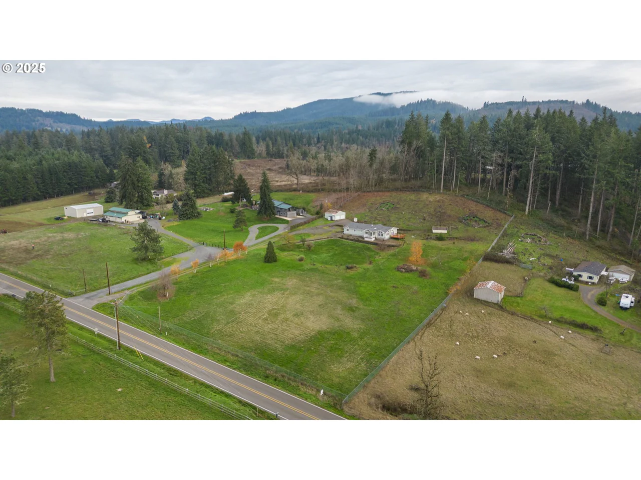 35986 ENTERPRISE RD, Creswell, OR 97426, photo 5 of 48