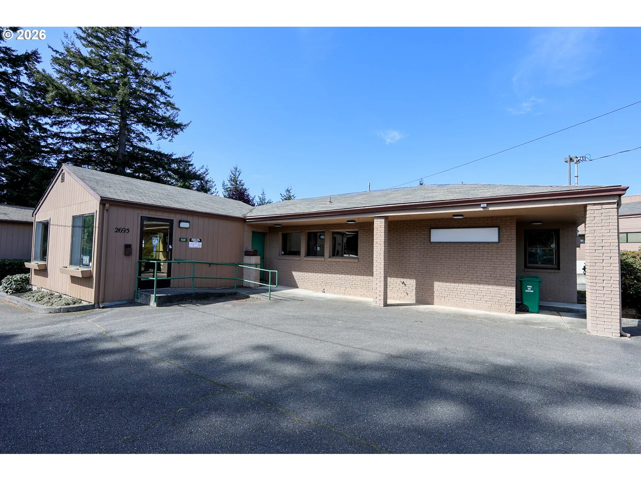 2695 N 17TH ST, Coos Bay, OR 97420, photo 2 of 11