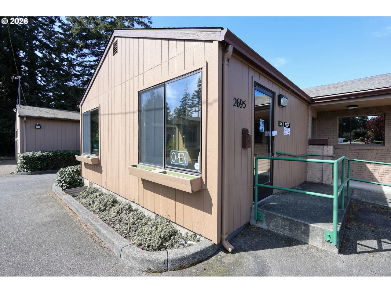 2695 N 17TH ST, Coos Bay, OR 97420, photo 4 of 11