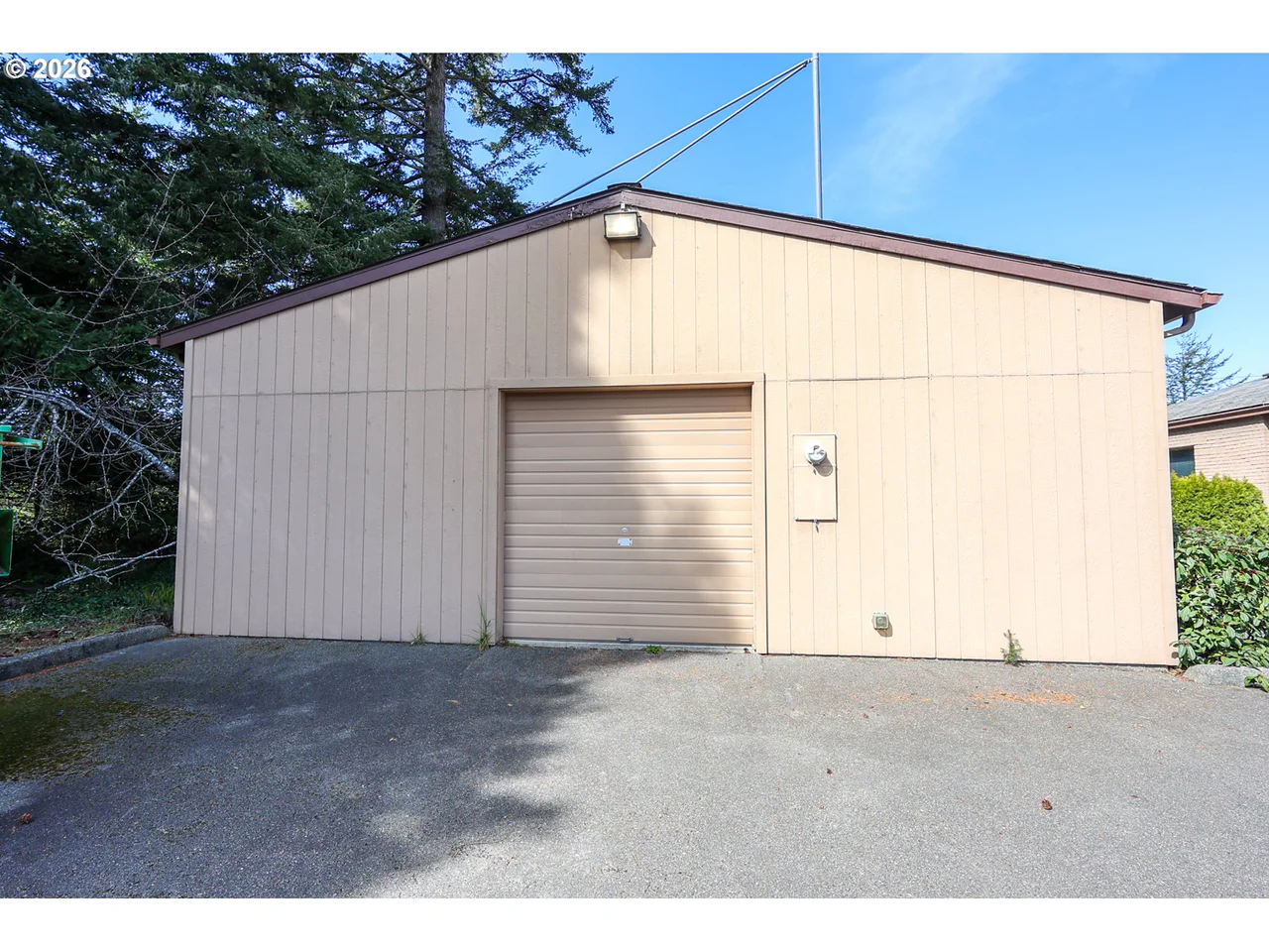 2695 N 17TH ST, Coos Bay, OR 97420, photo 6 of 11