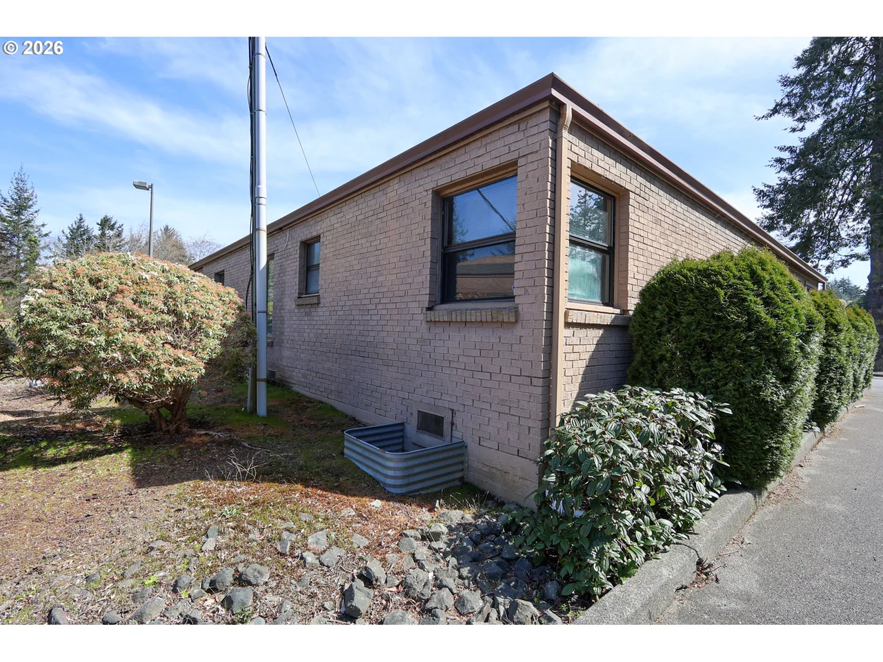 2695 N 17TH ST, Coos Bay, OR 97420, photo 8 of 11