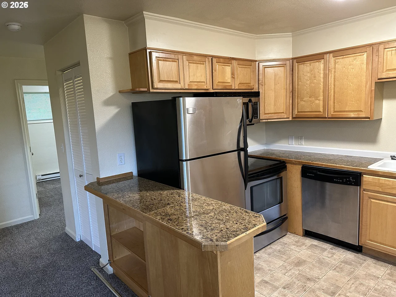 2046 W 14TH PL, Eugene, OR 97402, photo 5 of 30