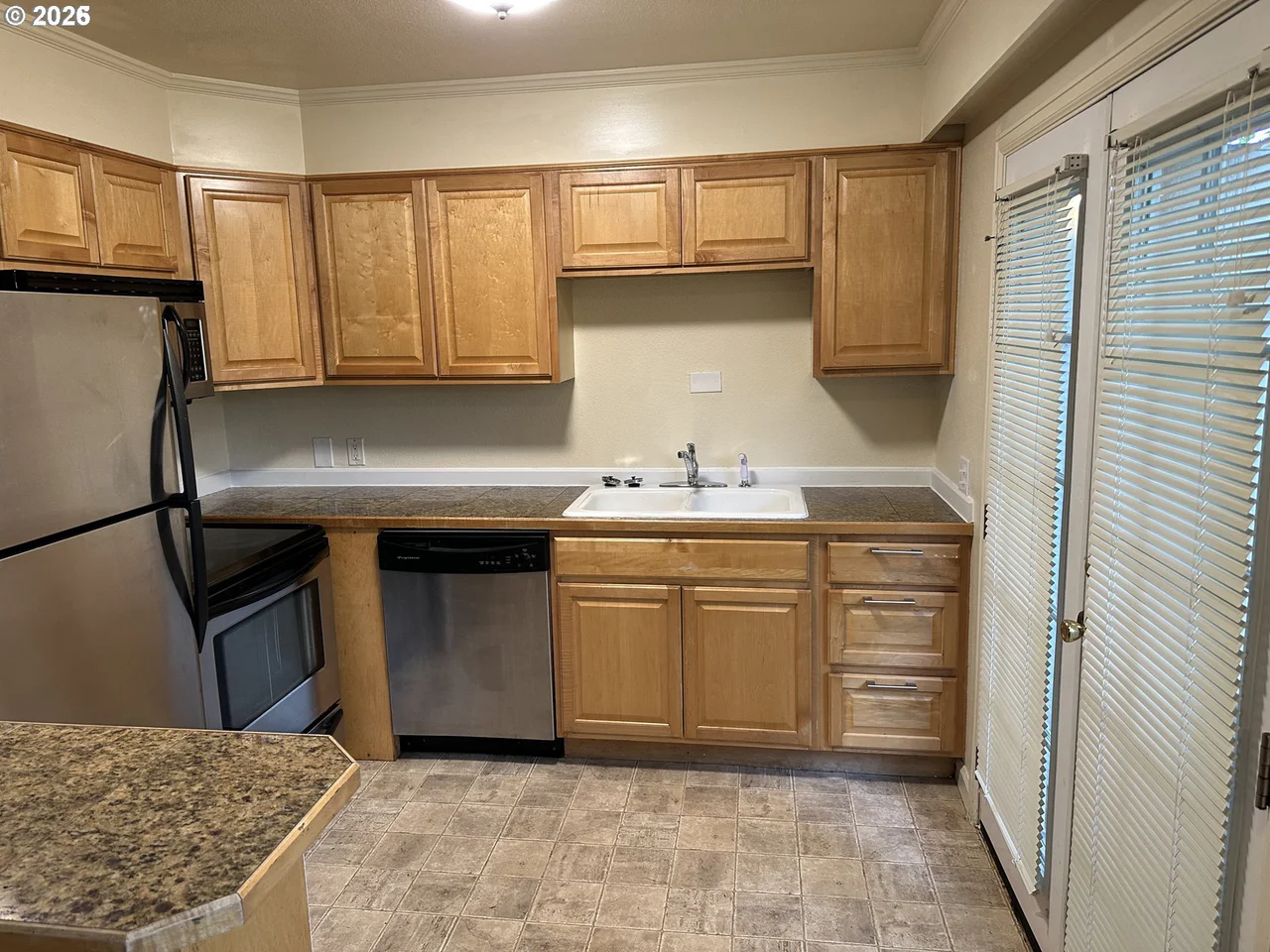 2046 W 14TH PL, Eugene, OR 97402, photo 4 of 30