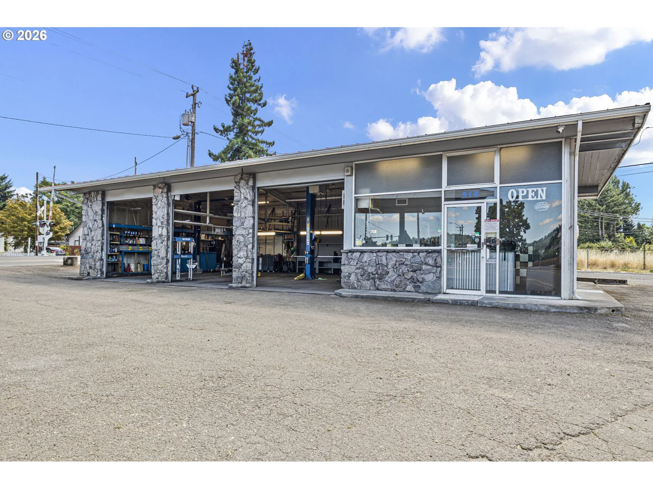 518 HWY 99, Cottage Grove, OR 97424, photo 4 of 46