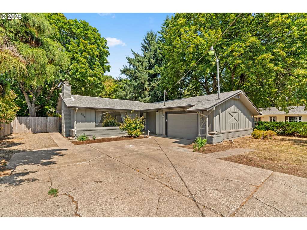805 Kelly Ln