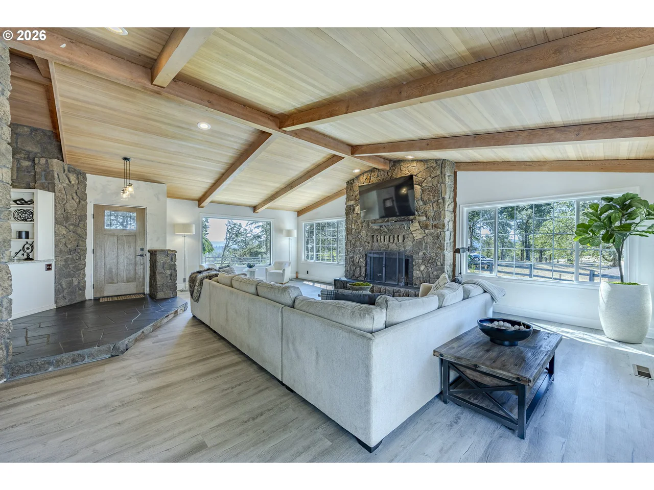 86616 PINE GROVE RD, Eugene, OR 97402, photo 8 of 48