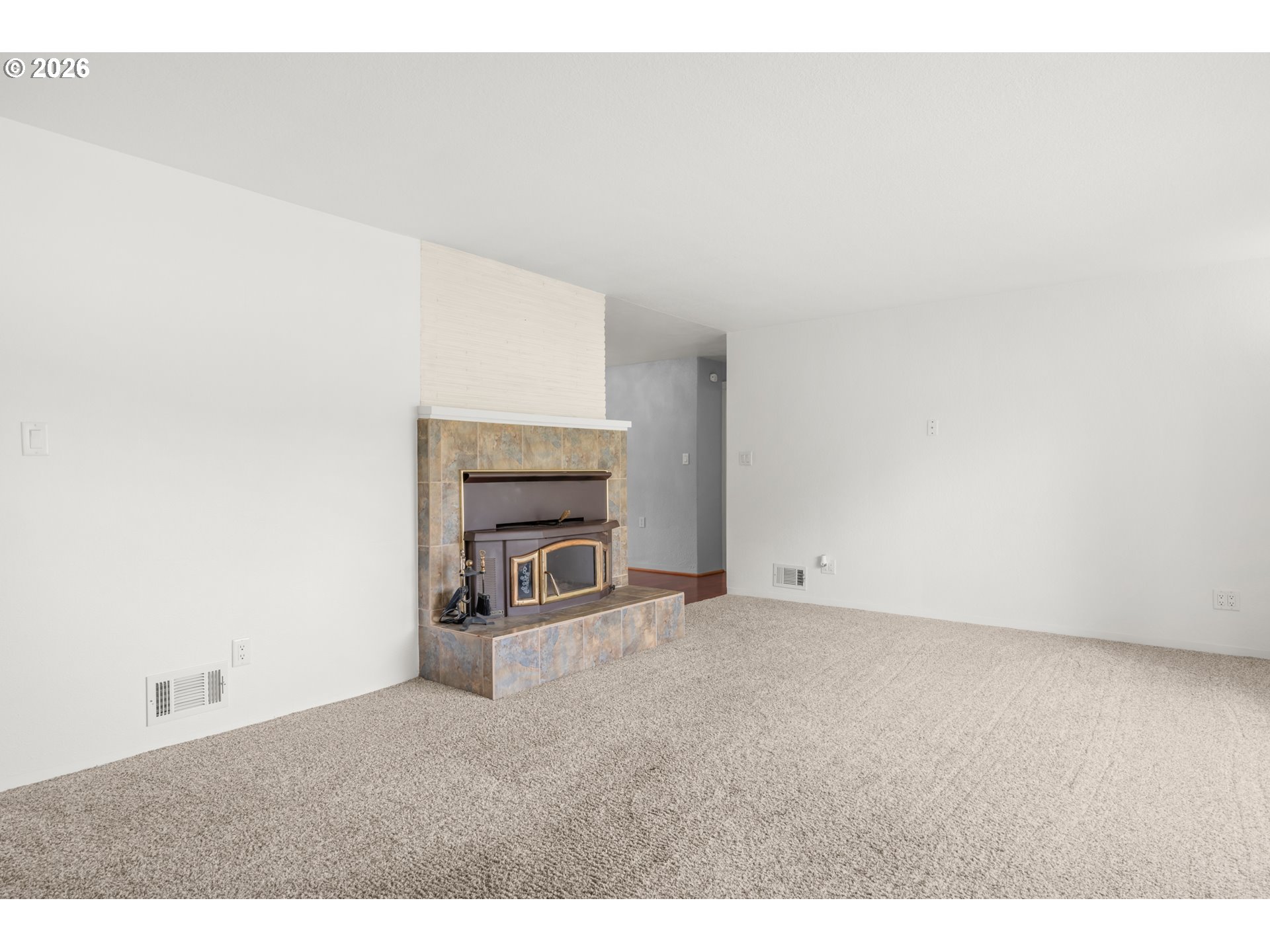 39200 CAMP CREEK RD, Springfield, OR 97478, photo 4 of 48