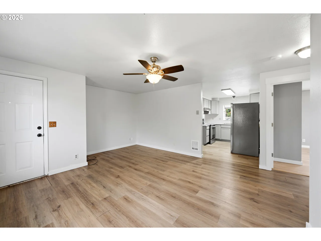 1208 DOLA ST, Eugene, OR 97402, photo 5 of 41