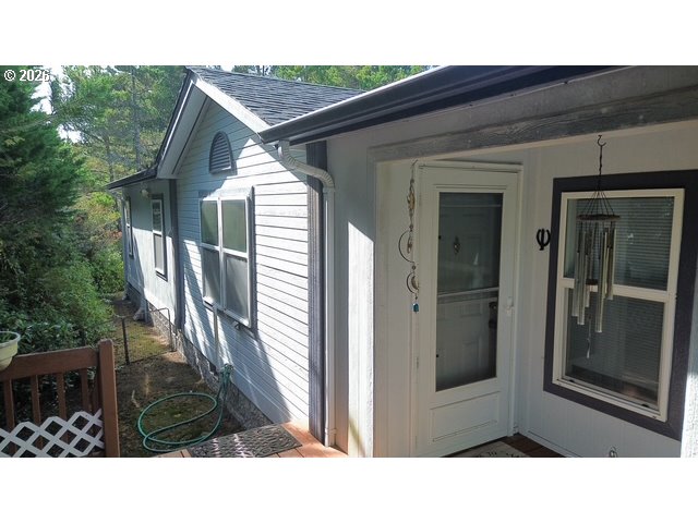822 MUNSEL CREEK LOOP, Florence, OR 97439, photo 2 of 31