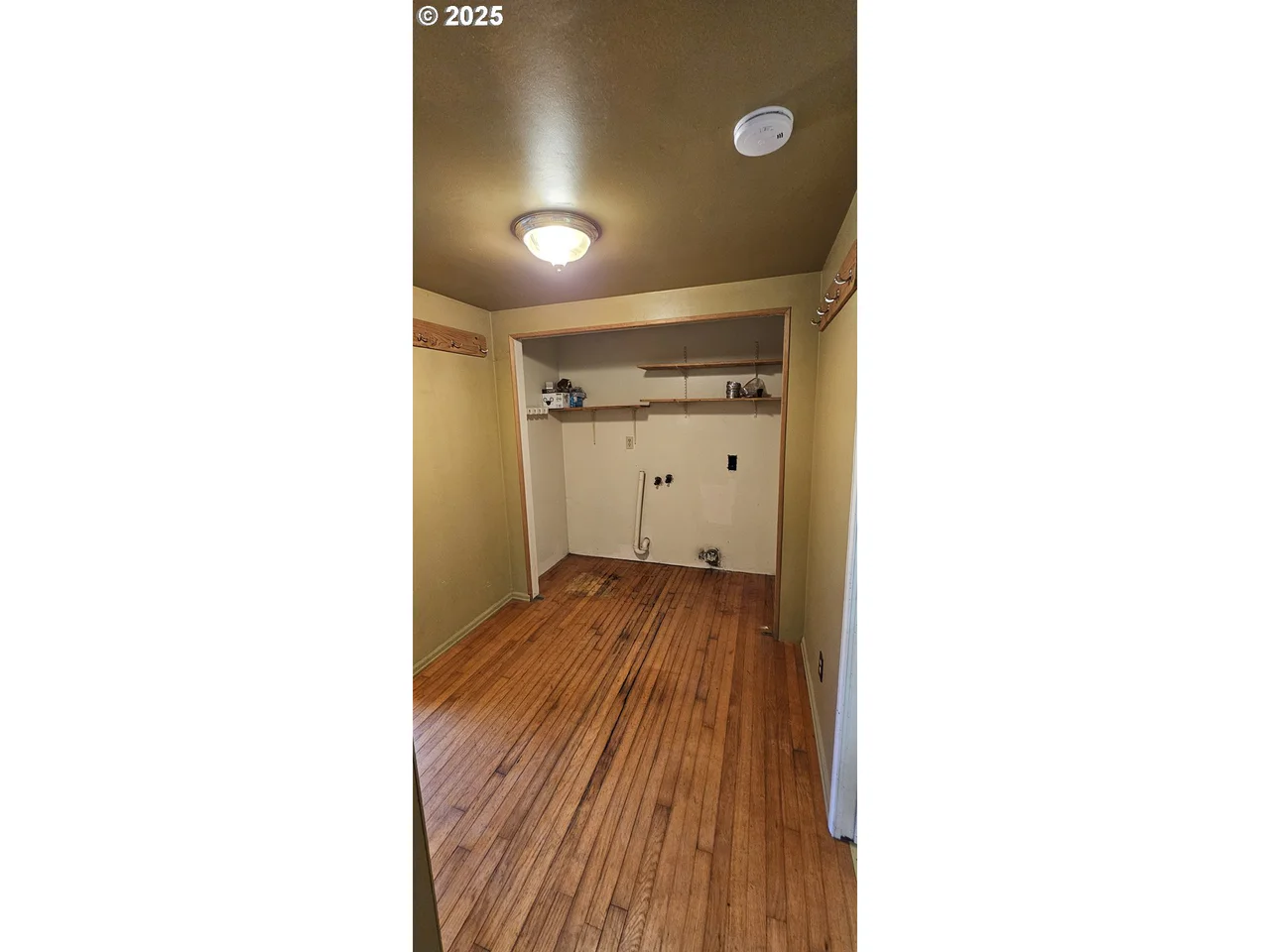 420 W D AVE, Drain, OR 97435, photo 6 of 20