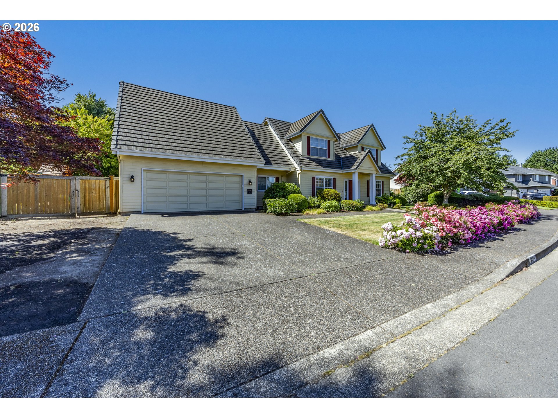 3394 HAMPTON WAY, Eugene, OR 97401, photo 3 of 47