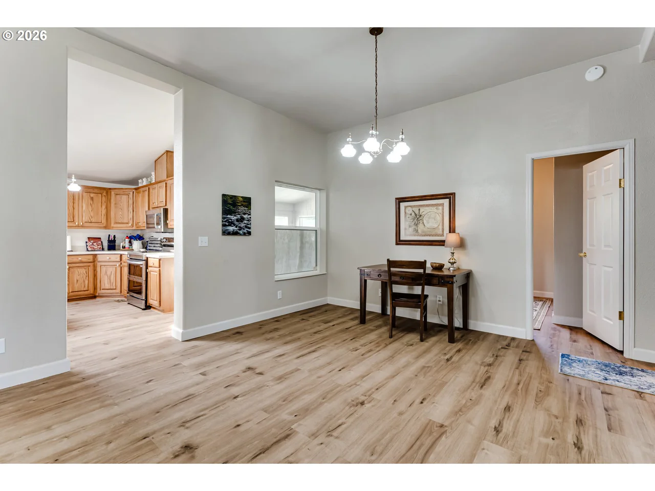 5301 GLENN ELLEN DR, Eugene, OR 97402, photo 7 of 42