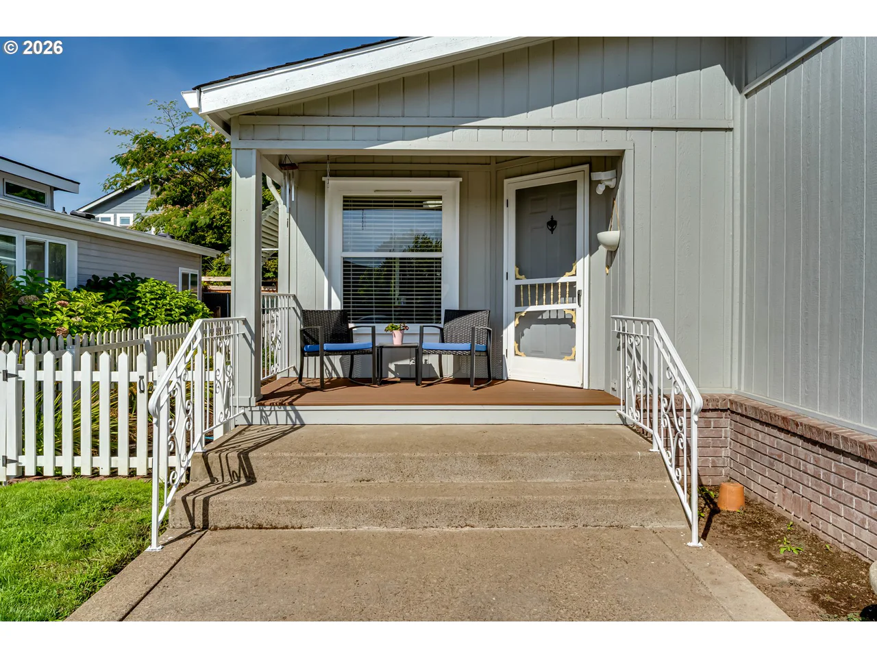 5301 GLENN ELLEN DR, Eugene, OR 97402, photo 3 of 42