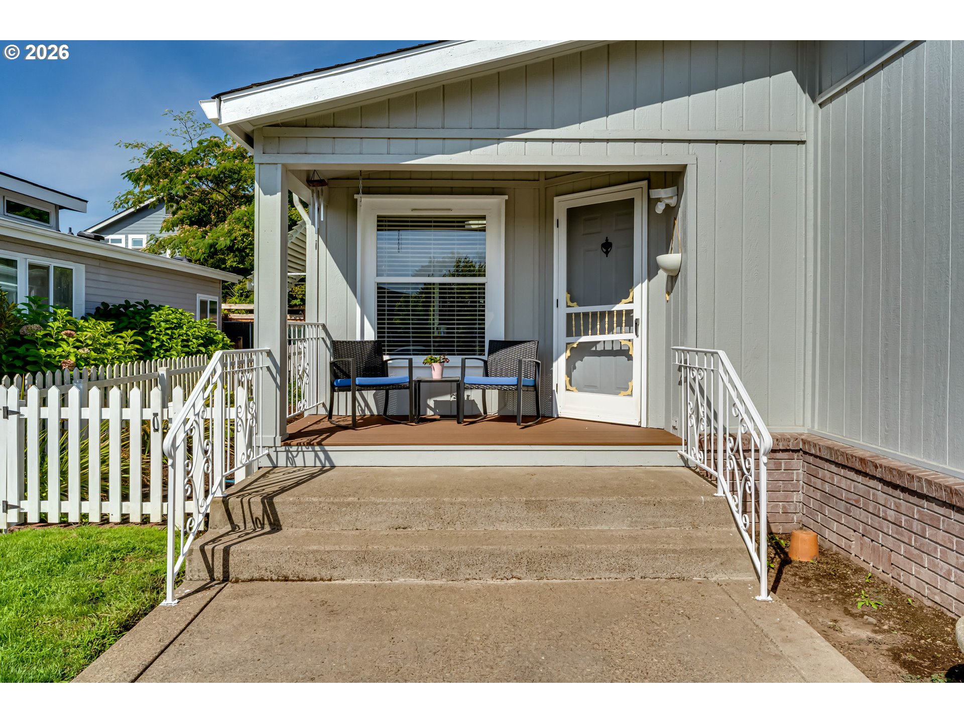 5301 GLENN ELLEN DR, Eugene, OR 97402, photo 3 of 42