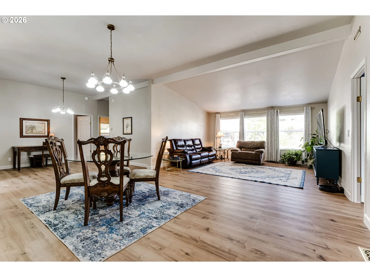 5301 GLENN ELLEN DR, Eugene, OR 97402, photo 4 of 42