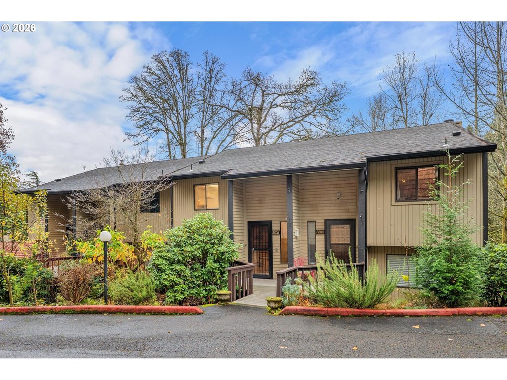 2802 Tree Top LN