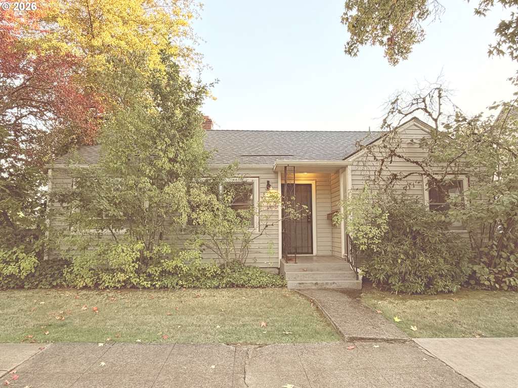 890 E 22nd Ave