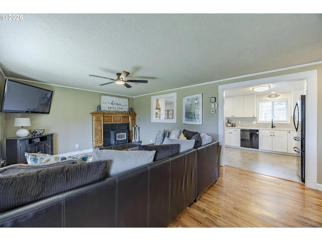 541 DURHAM AVE, Eugene, OR 97404, photo 4 of 47