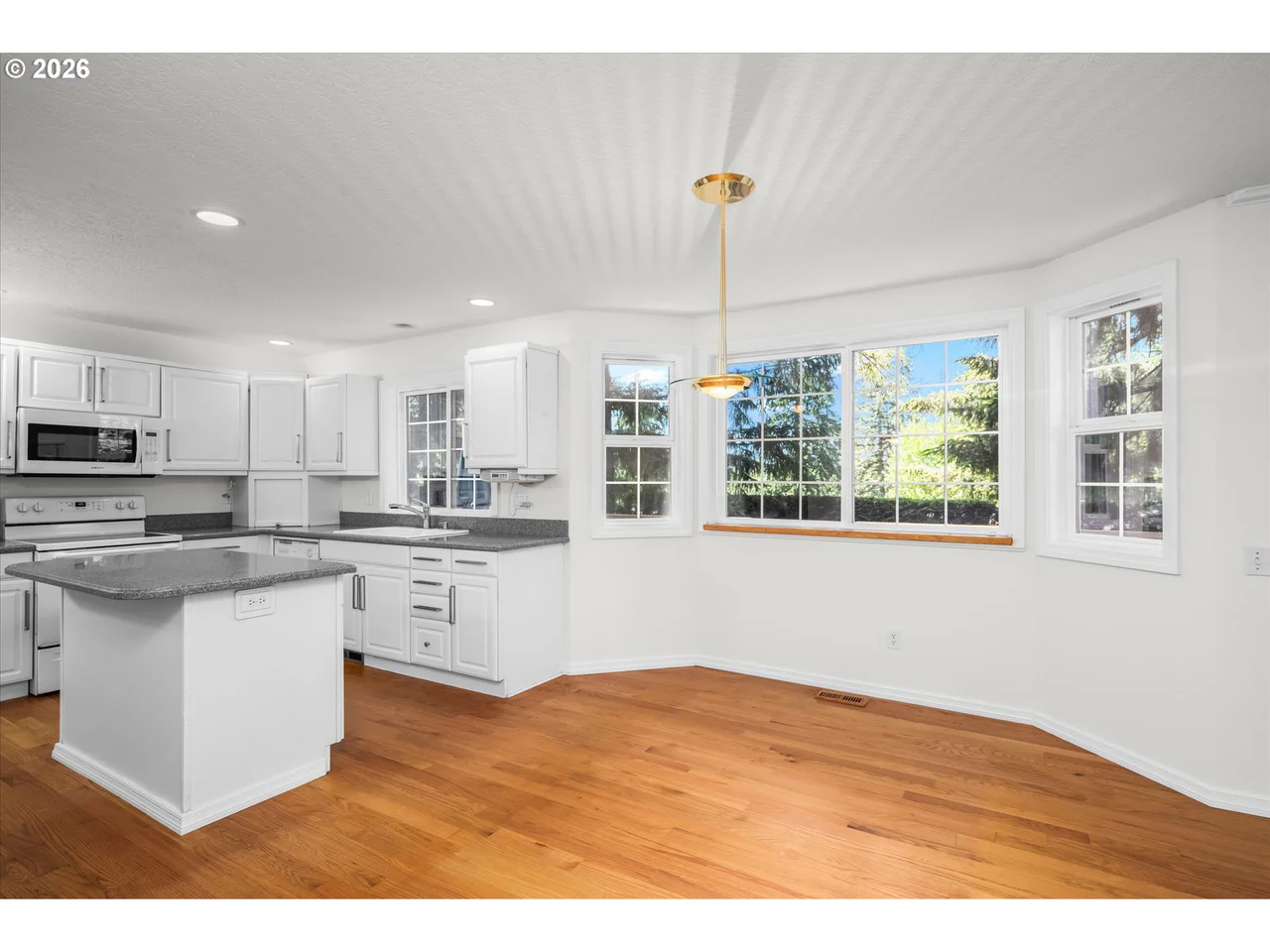 2331 TODD ST, Eugene, OR 97405, photo 8 of 48