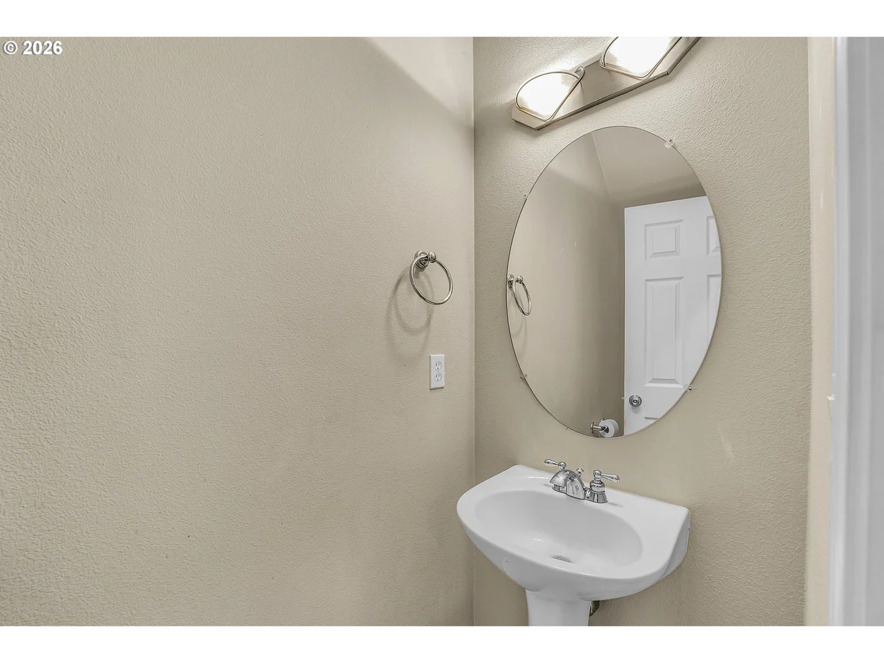 4642 SE OLIVEWOOD ST, Hillsboro, OR 97123, photo 7 of 48