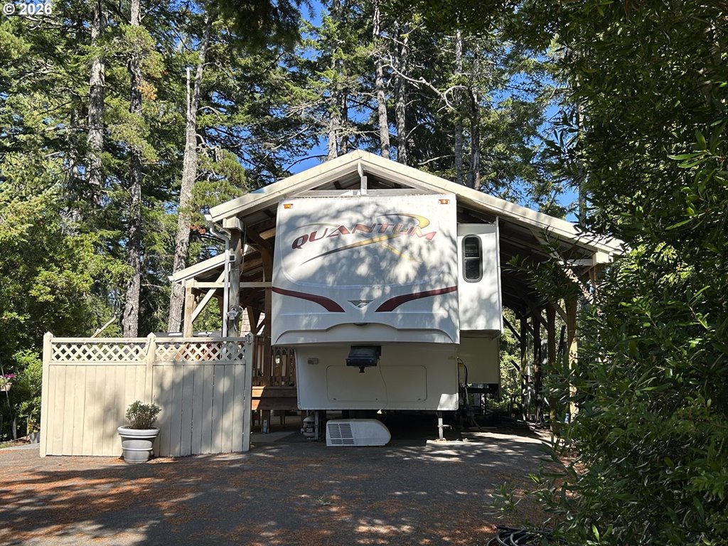 141 Outer Dr