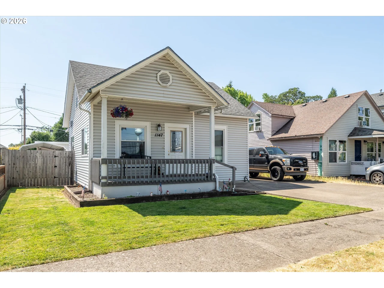 1147 JUNIPER ST, Junction City, OR 97448, photo 2 of 43