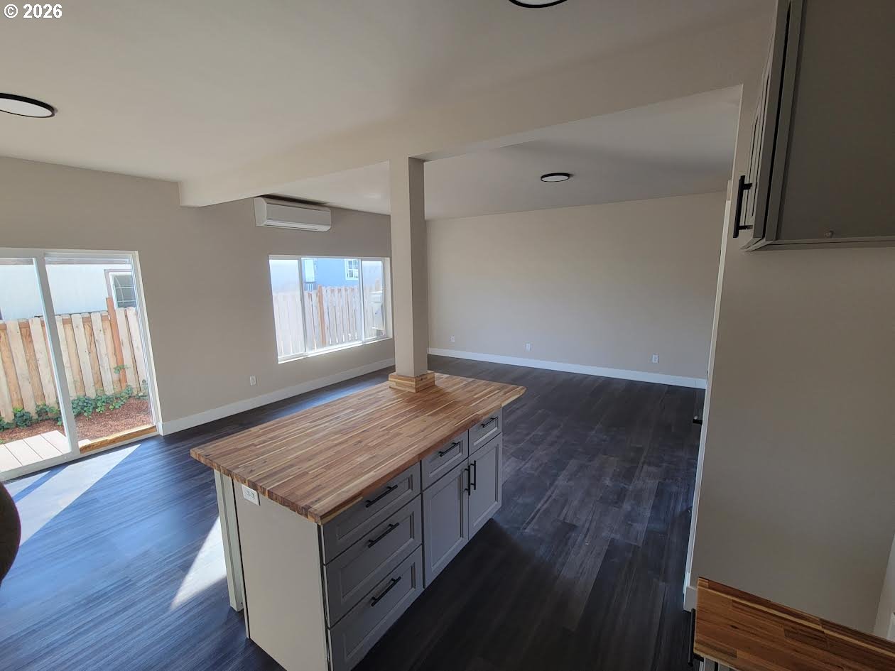 152 ALLISON AVE, Sutherlin, OR 97479, photo 2 of 12