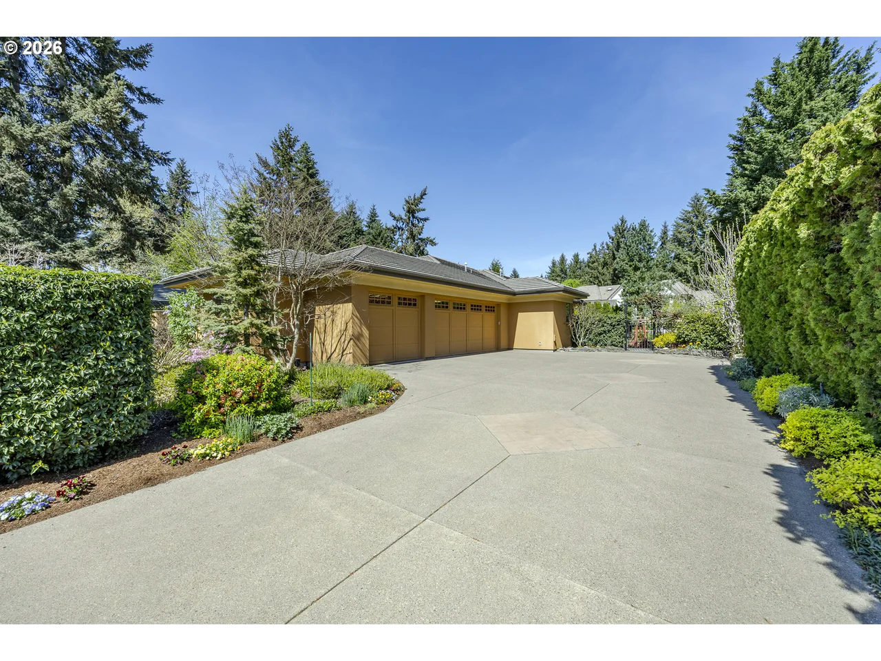 2325 PARK GROVE DR, Eugene, OR 97408, photo 5 of 48