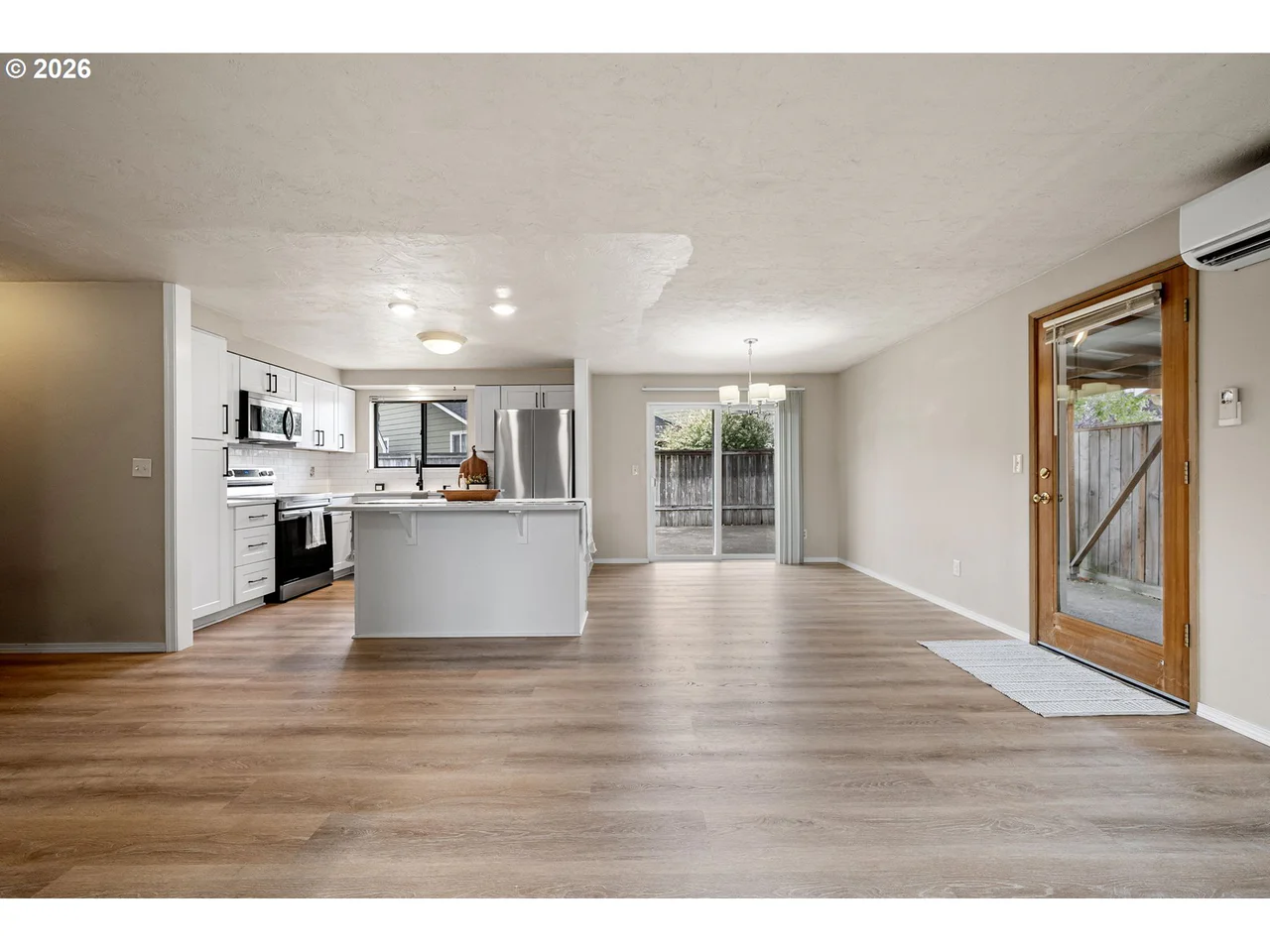 3361 HONEYWOOD ST, Eugene, OR 97408, photo 5 of 48