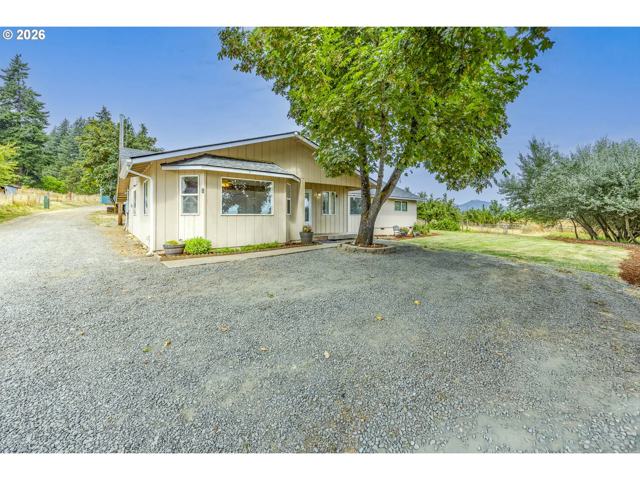82756 HOWE LN, Creswell, OR 97426, photo 2 of 48
