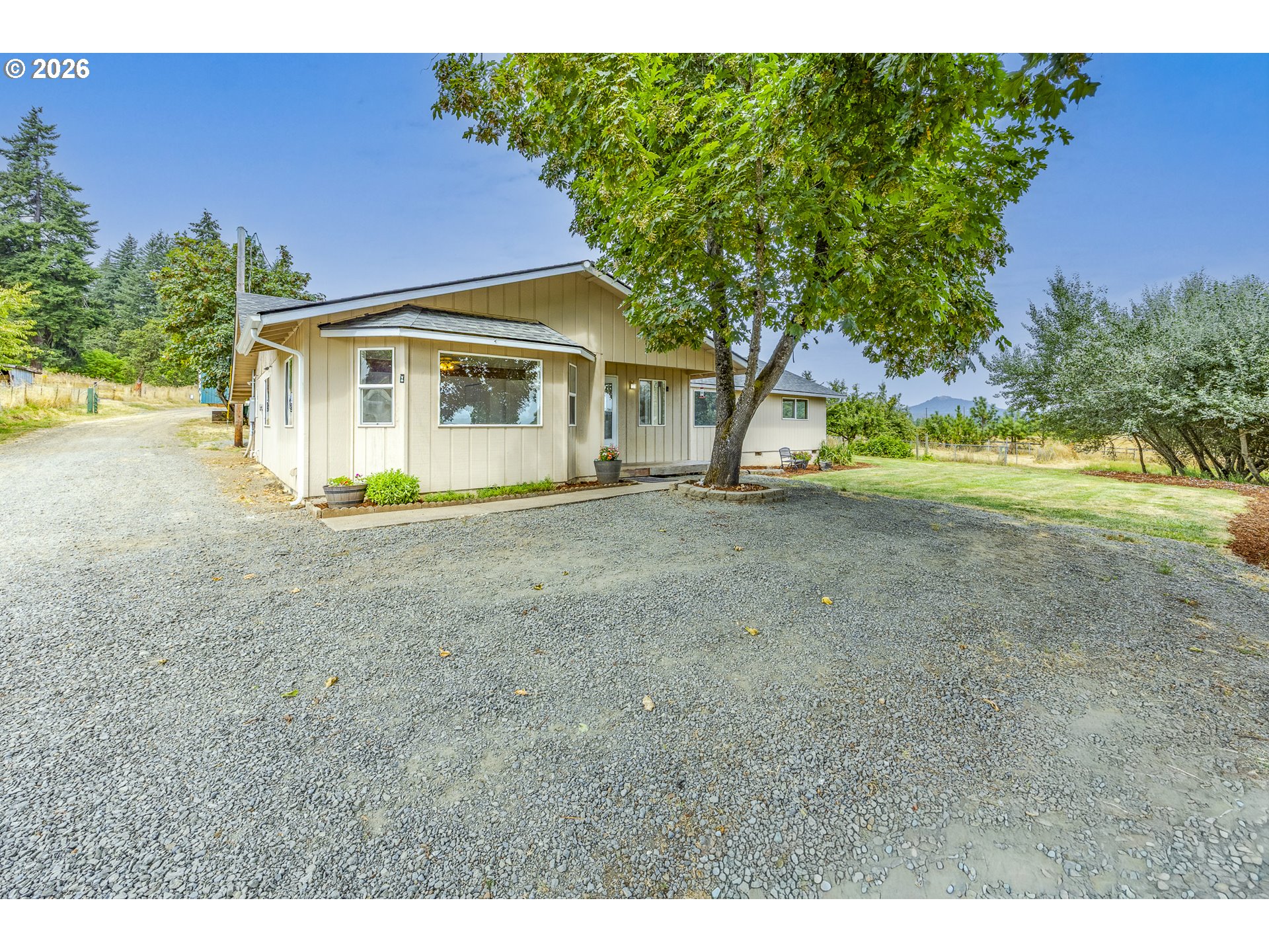 82756 HOWE LN, Creswell, OR 97426, photo 2 of 48