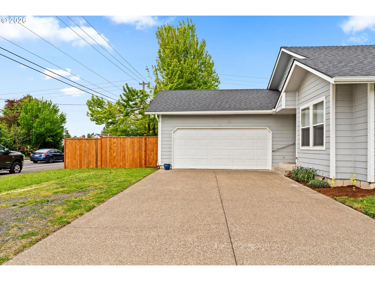 1107 ECHO HOLLOW RD, Eugene, OR 97402, photo 5 of 33