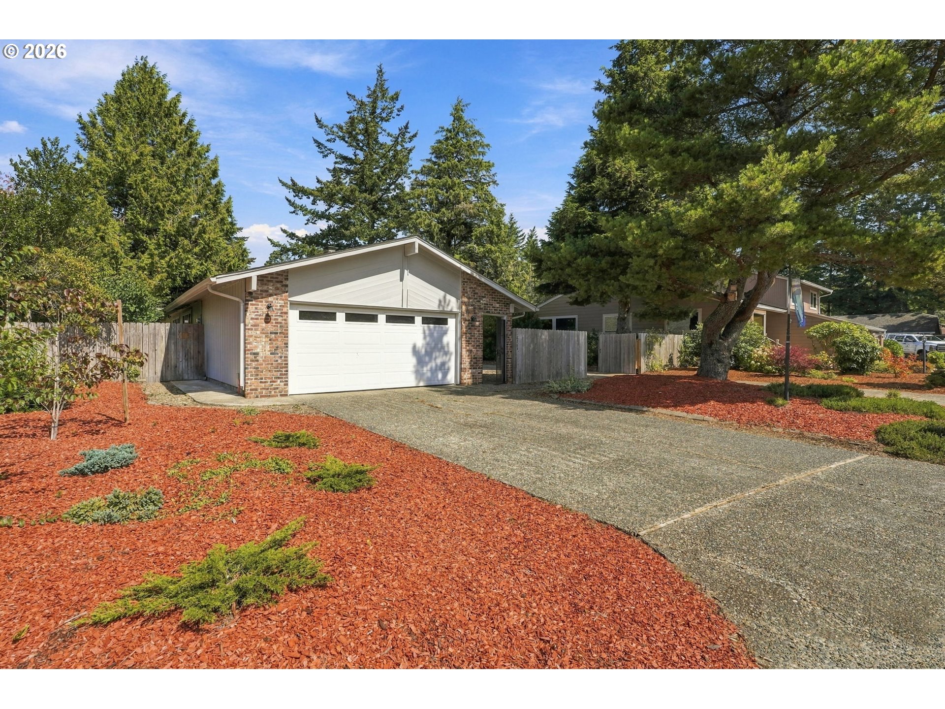 2265 24TH ST, Florence, OR 97439, photo 2 of 48