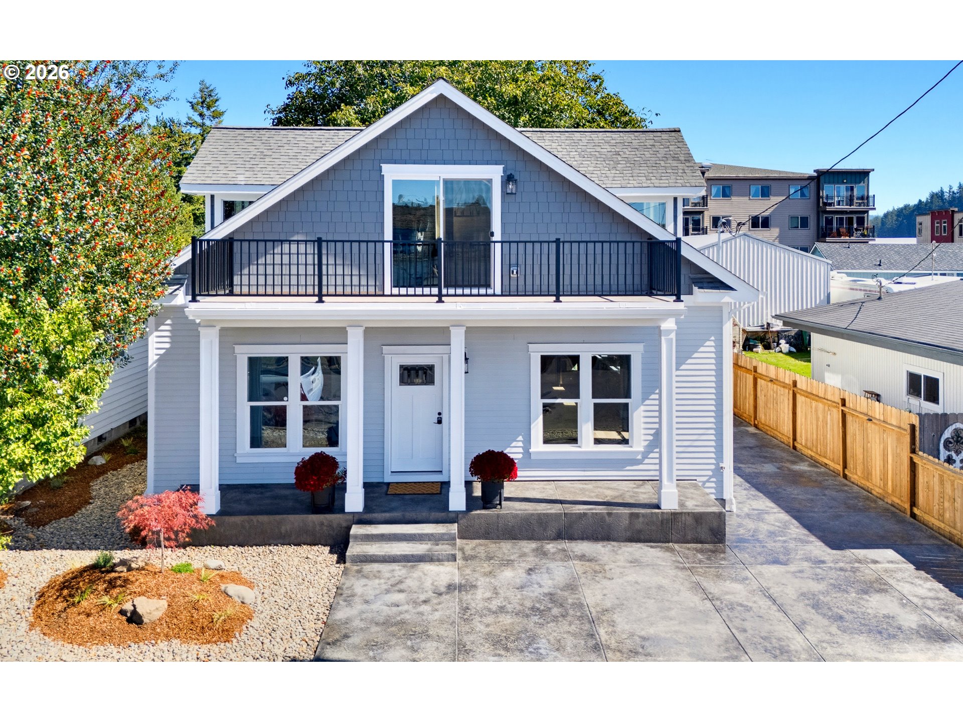 238 Oak St