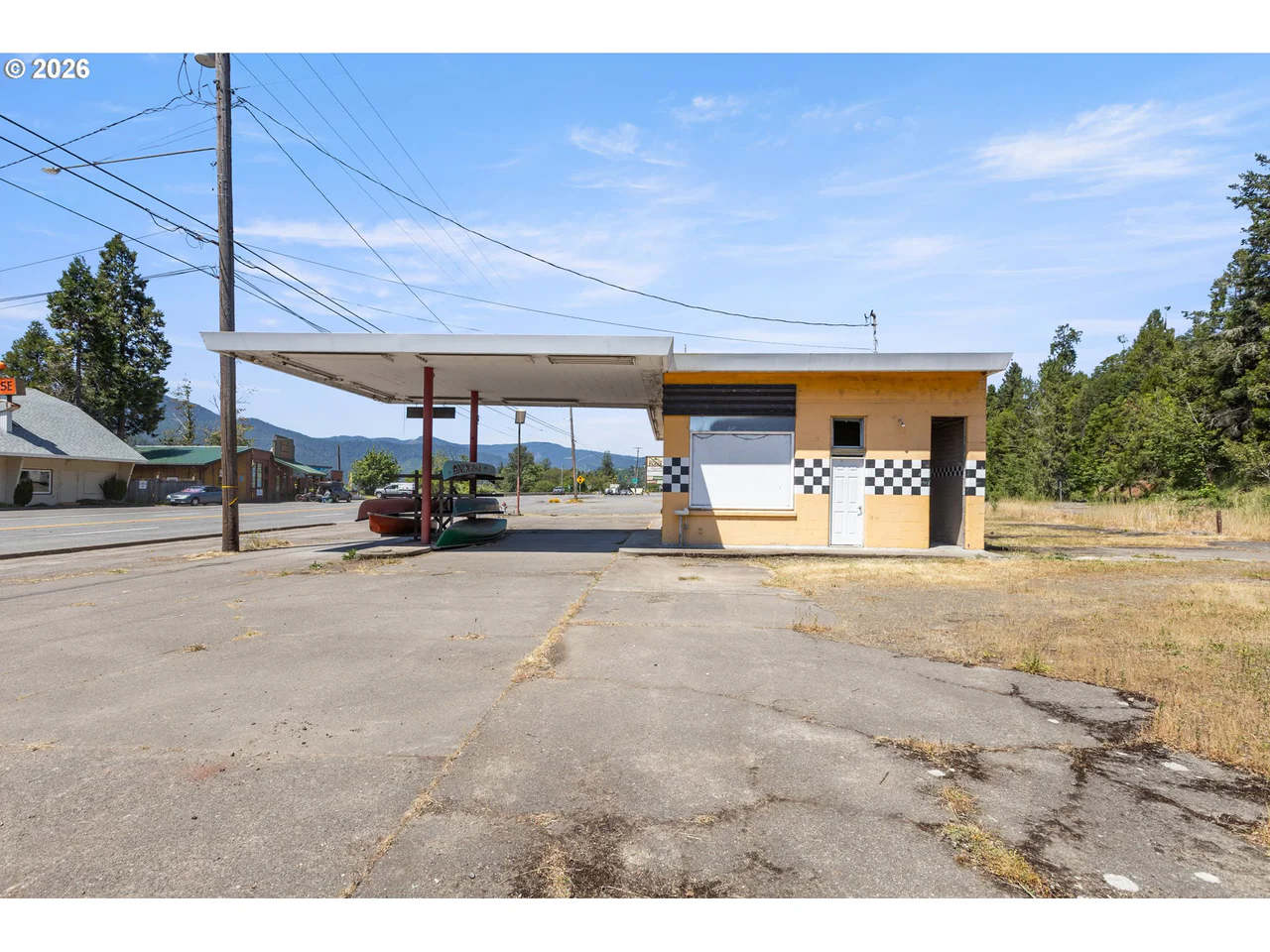 48097 HIGHWAY 58, Oakridge, OR 97463, photo 4 of 14